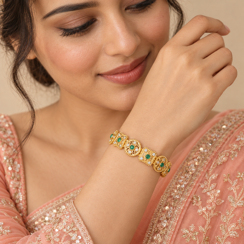 Swarna Marakata Pushpa Bracelet